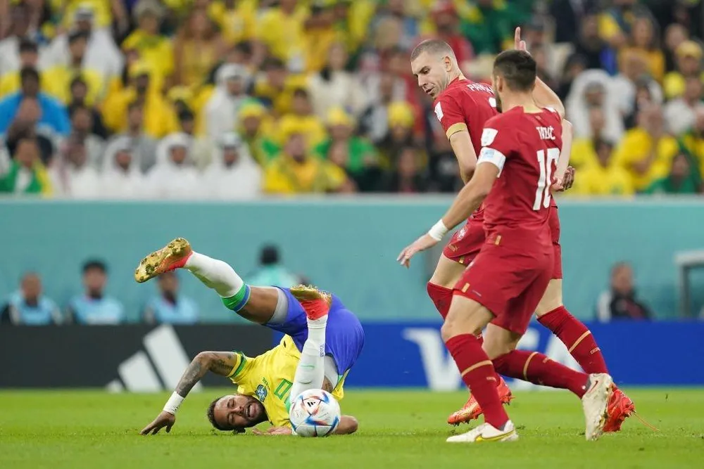 Neymar luôn là đối tượng được các đối thủ &quot;chăm sóc&quot; kỹ nhất trên sân. Ảnh: GETTY