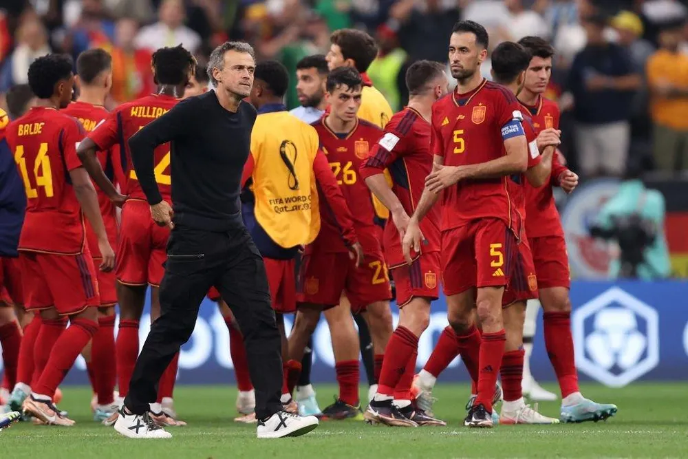 Đội tuyển Tây Ban Nha dẫn đầu và cục diện bảng E hấp dẫn đến lượt đấu cuối. Ảnh: GETTY