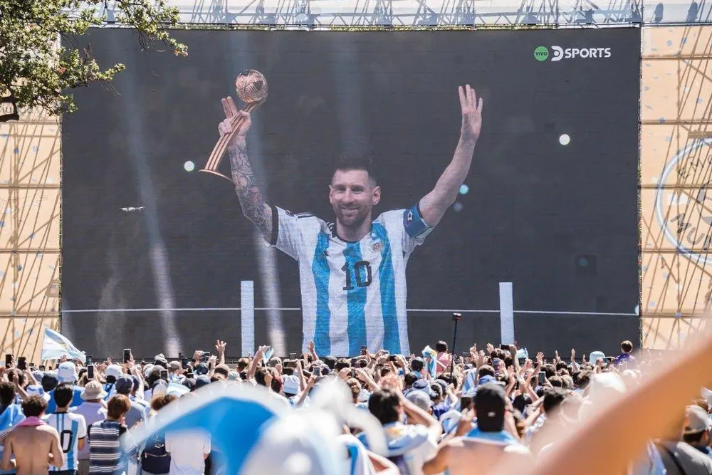 Messi và các đồng đội lần thứ 3 đem chức vô địch World Cup về cho CĐV Argentina. Ảnh: GETTY