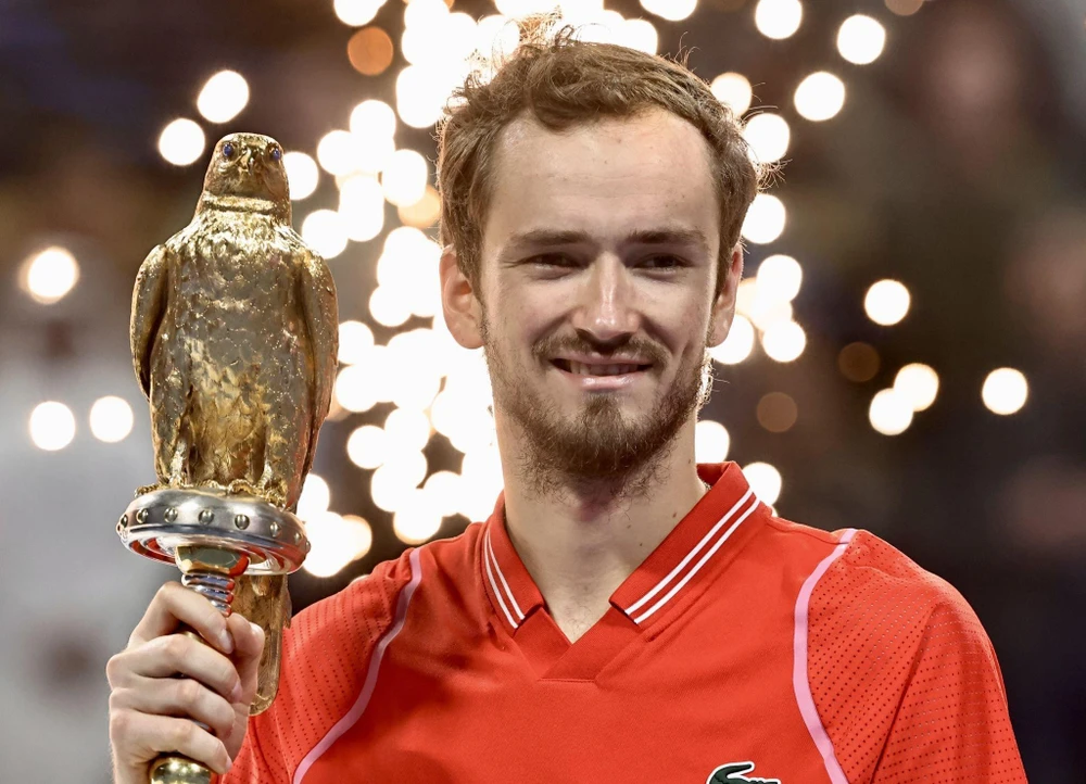 Medvedev và chức vô địch ATP thứ 18 trong sự nghiệp. Ảnh: GETTY Medvedev và chức vô địch ATP thứ 18 trong sự nghiệp. Ảnh: GETTY