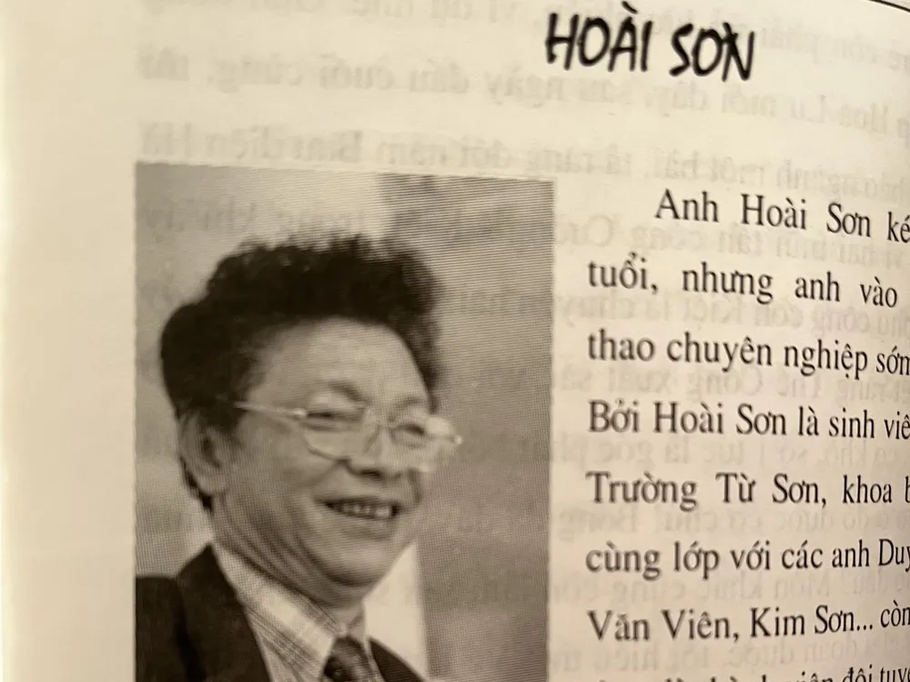 Chân dung BLV Hoài Sơn từ bài viết trên "Những nhà báo thể thao mà tôi nhớ" của nhà báo Nguyễn Lưu. Chân dung BLV Hoài Sơn từ bài viết trên "Những nhà báo thể thao mà tôi nhớ" của nhà báo Nguyễn Lưu.