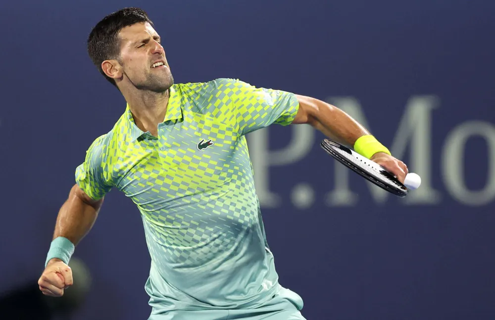 Djokovic tranh vé vào bán kết Dubai với đối thủ người Ba Lan. Ảnh: GETTY
