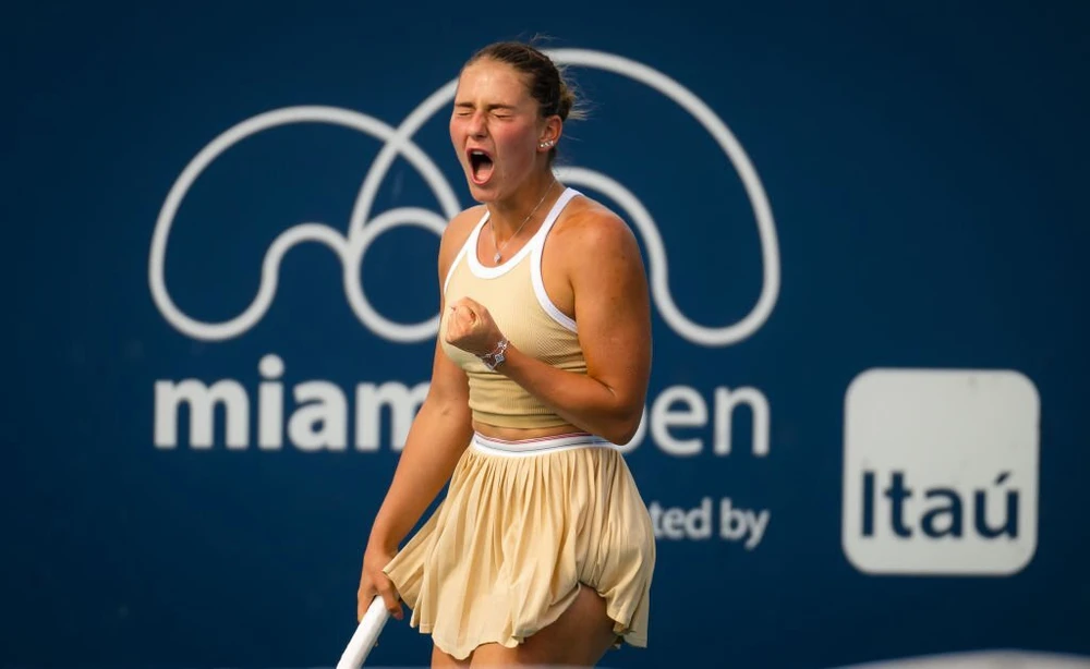 Phản ứng của Marta Kostyuk trong trận đấu giải Miami Open. Ảnh: GETTY