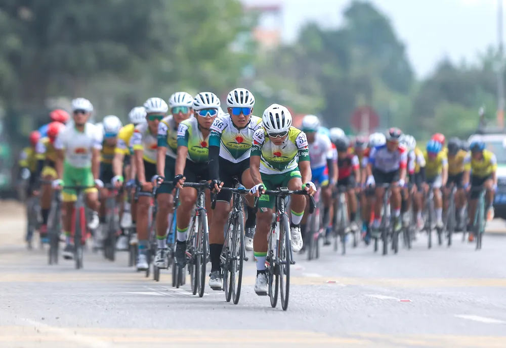 Êkíp Tập Đoàn Lộc Trời điều tiết trên tốp đầu.