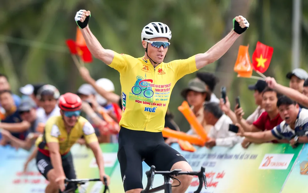 ...Rikunov tiếp tục khẳng định sức mạnh toàn diện về nước rút.