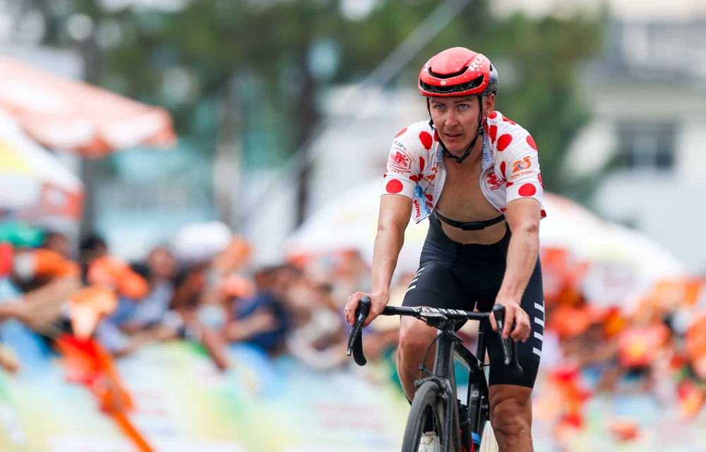 Đương kim vô địch Igor Frolov cán mức đến thứ 2 sau Rikunov.