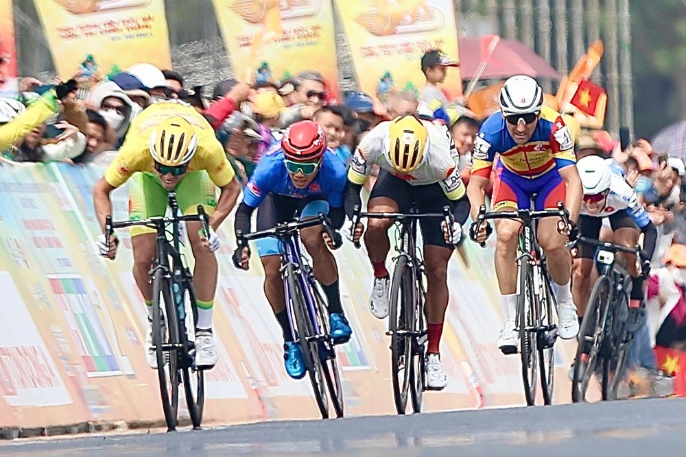 Sự hỗ trợ tốt của đồng đội giúp Rikunov giành chiến thắng chặng.