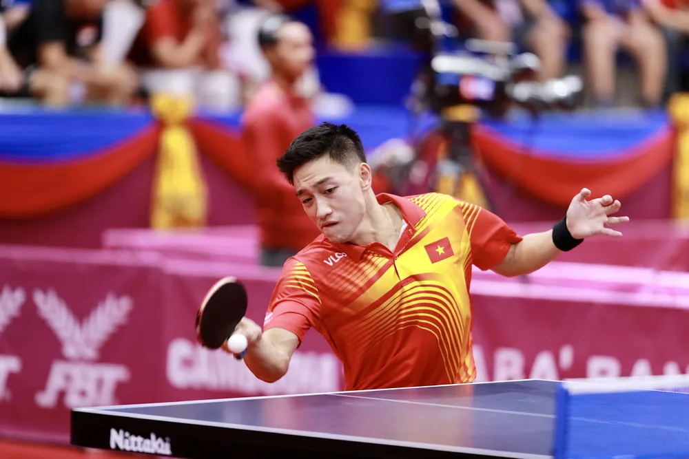 Tay vợt Nguyễn Anh Tú chưa thể đổi màu huy chương bóng bàn. Ảnh: ANH PHƯƠNG