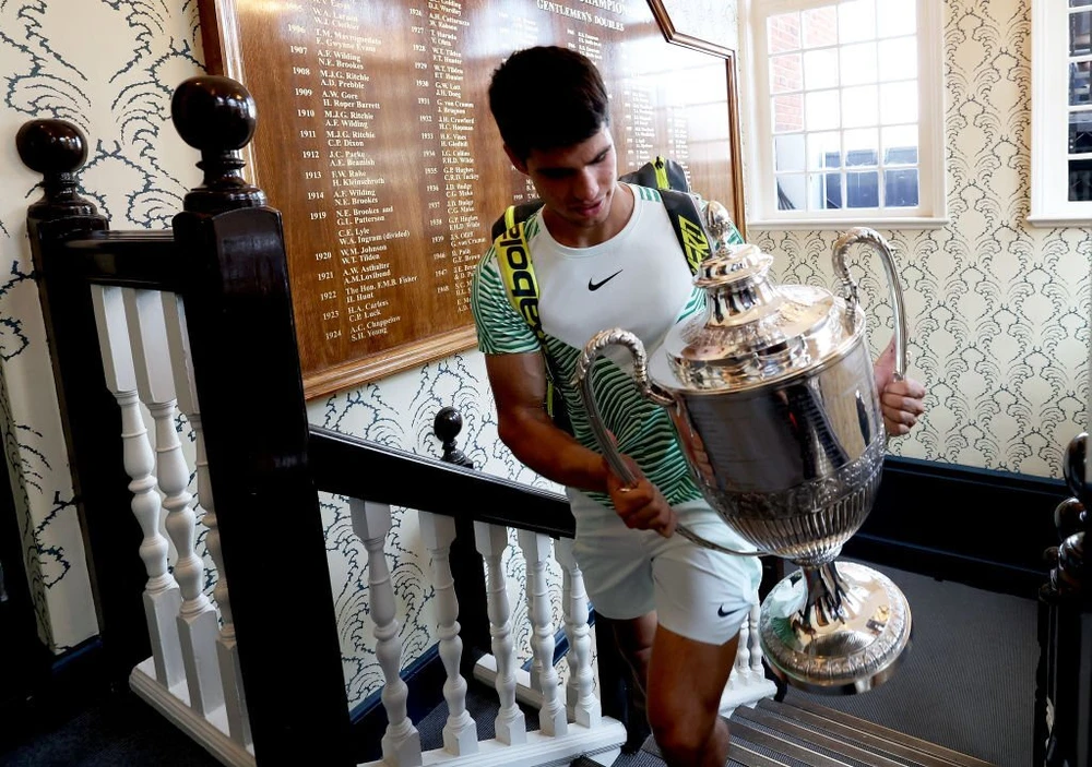 Tích lũy thêm 500 điểm thưởng, giành lại vị trí số 1 thế giới từ Djokovic. Ảnh: GETTY