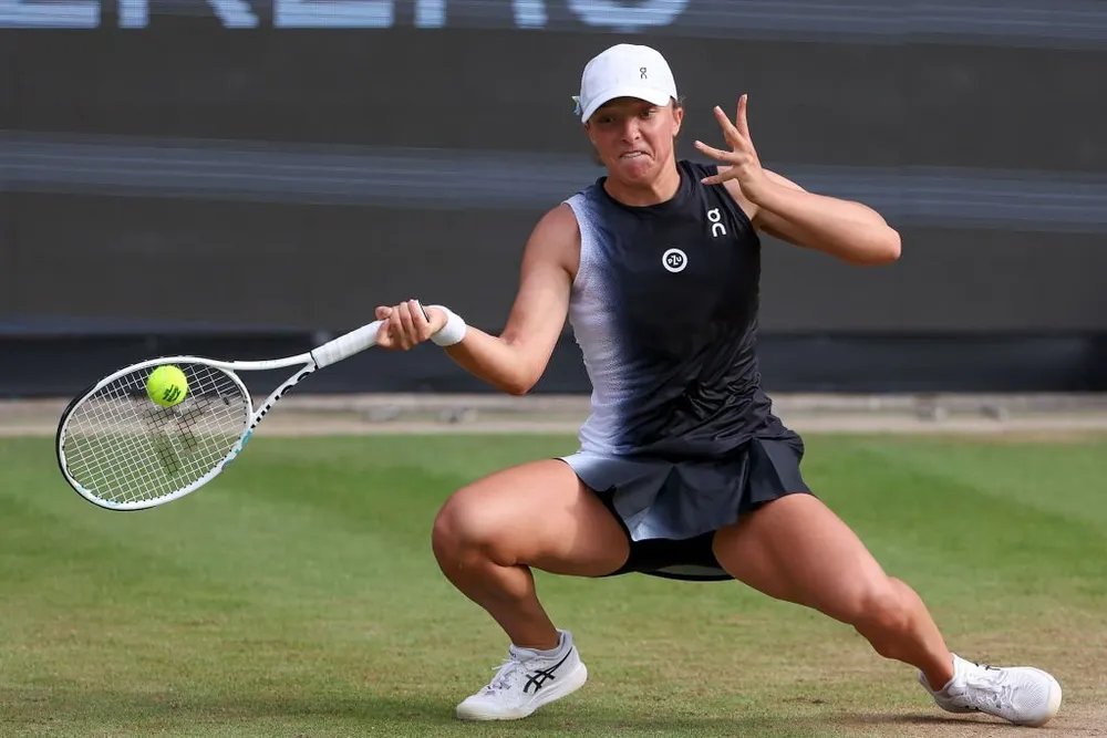 Swiatek rút lui khỏi bán kết Bad Homburg do ngộ độc thực phẩm. Ảnh: GETTY Swiatek rút lui khỏi bán kết Bad Homburg do ngộ độc thực phẩm. Ảnh: GETTY