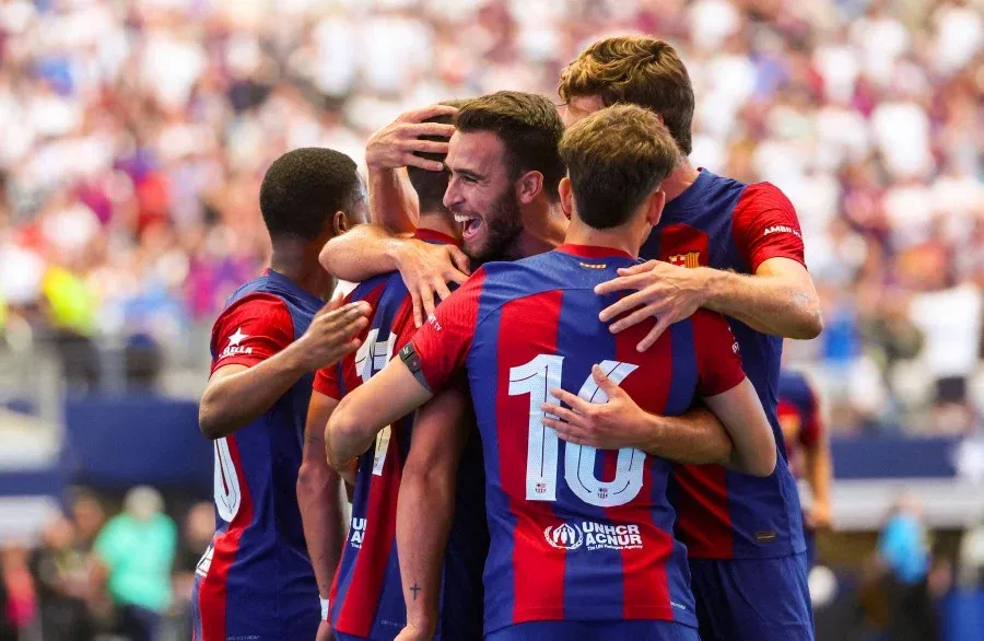 Barcelona ăn mừng chiến thắng đậm trước đại kình địch Real Madrid. Ảnh: GETTY