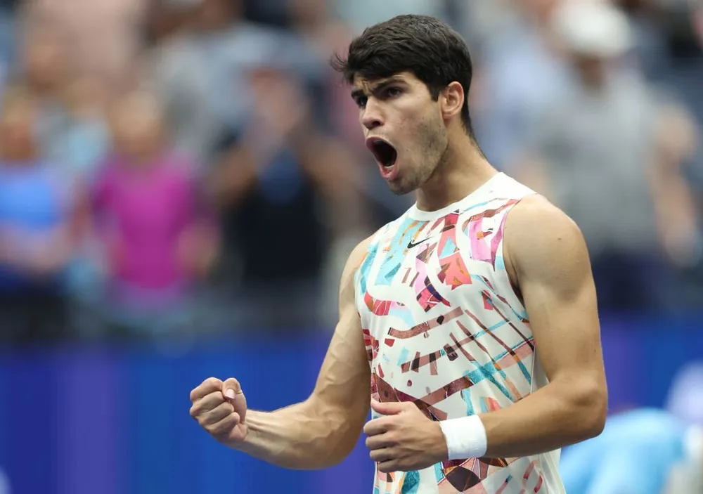 Tay vợt số 1 thế giới Alcaraz ăn mừng chiến thắng vòng bốn. Ảnh: GETTY Tay vợt số 1 thế giới Alcaraz ăn mừng chiến thắng vòng bốn. Ảnh: GETTY