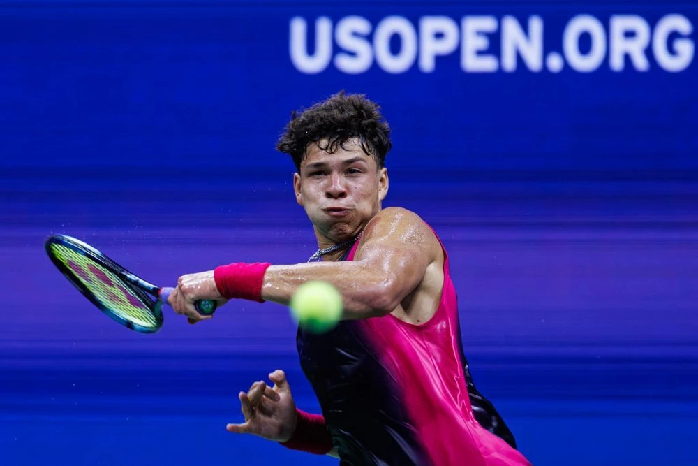 Việc thuận tay trái cũng được xem là thứ vũ khí đối với Ben Shelton. Ảnh: GETTY