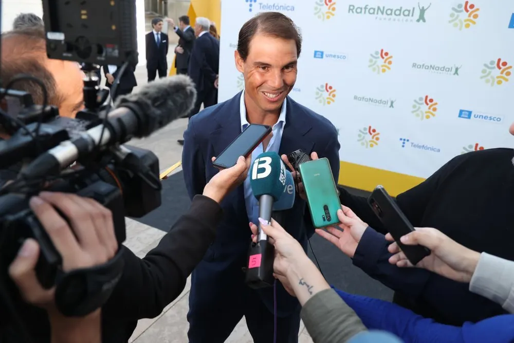 Nadal đang tạm nghỉ thi đấu để chữa trị chấn thương hông. Ảnh: GETTY rafael-nadal-2.jpg