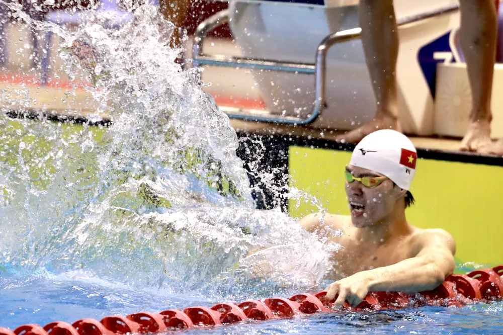 Nhà vô địch SEA Games 32, kình ngư Trần Hưng Nguyên. Ảnh: ANH PHƯƠNG tiep-suc-hcv-200m-1.jpg