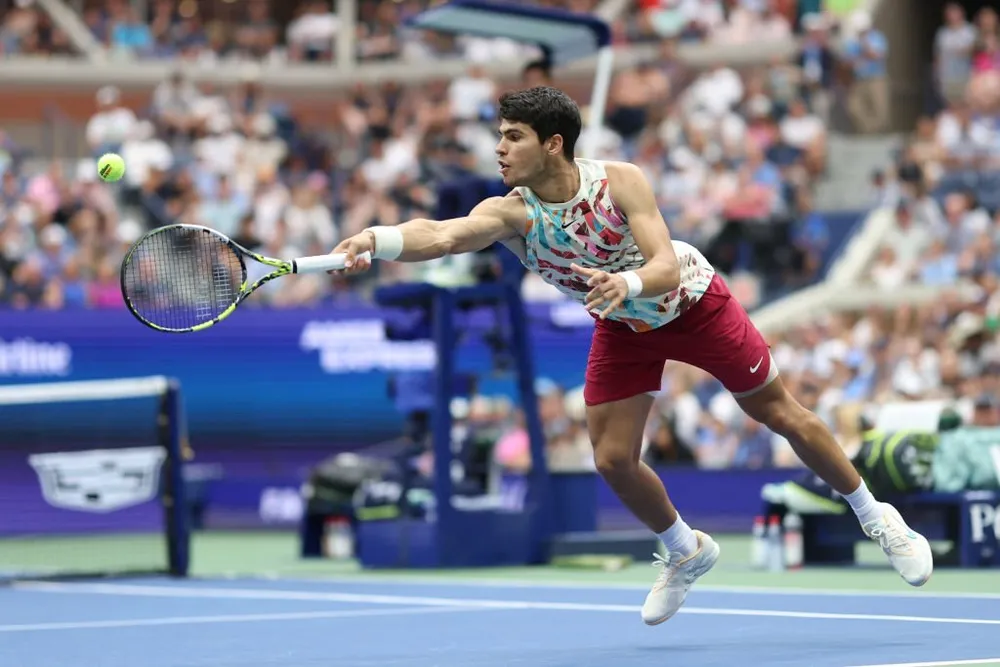 Tay vợt số 1 thế giới Carlos Alcaraz tranh tài giải Mỹ mở rộng. Ảnh: GETTY alcaarz-uso-11.jpg