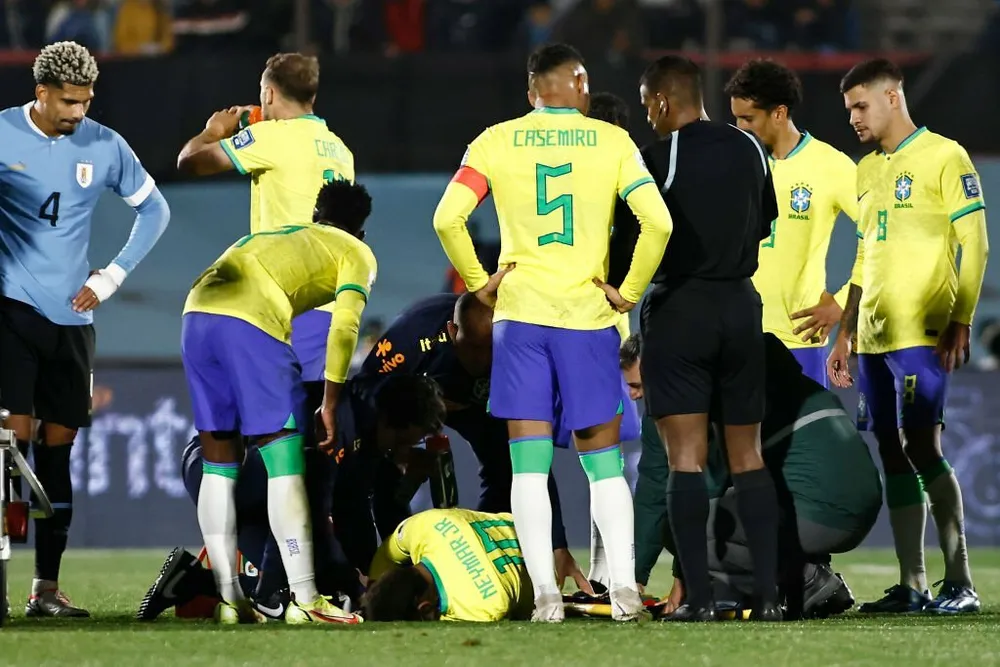 neymar-bi-dut-day-chang-va-vo-sun-chem-2.jpeg
