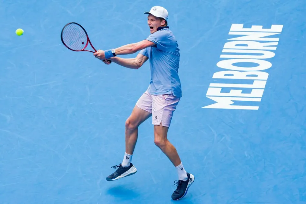 Jenson Brooksby, tay vợt người Mỹ bất ngờ nhận án cấm thi đấu 18 tháng. Ảnh: GETTY tay-vot-nguoi-my-bat-ngo-nhan-an-cam-thi-dau-2.jpeg