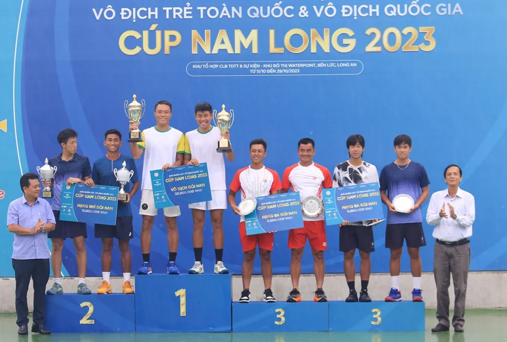 Đôi Minh Tuấn - Minh Phát vô địch nội dung đôi nam. minh-duc-tiep-buoc-ly-hoang-nam-3.jpg