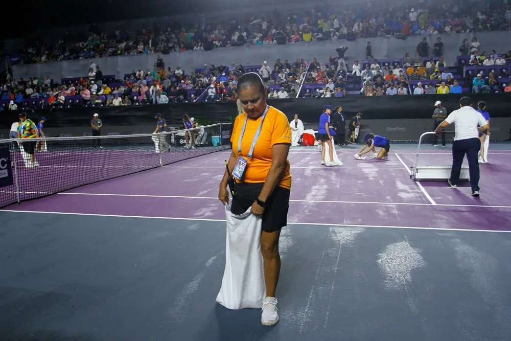 Mưa lớn gây gián đoạn.jpg