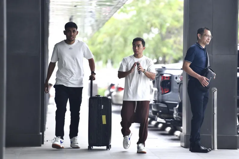 Dangda và Chanathip đến hội quân cùng đội tuyển Thái Lan. BKP Thái Lan quyết đánh bại Trung Quốc.jpeg