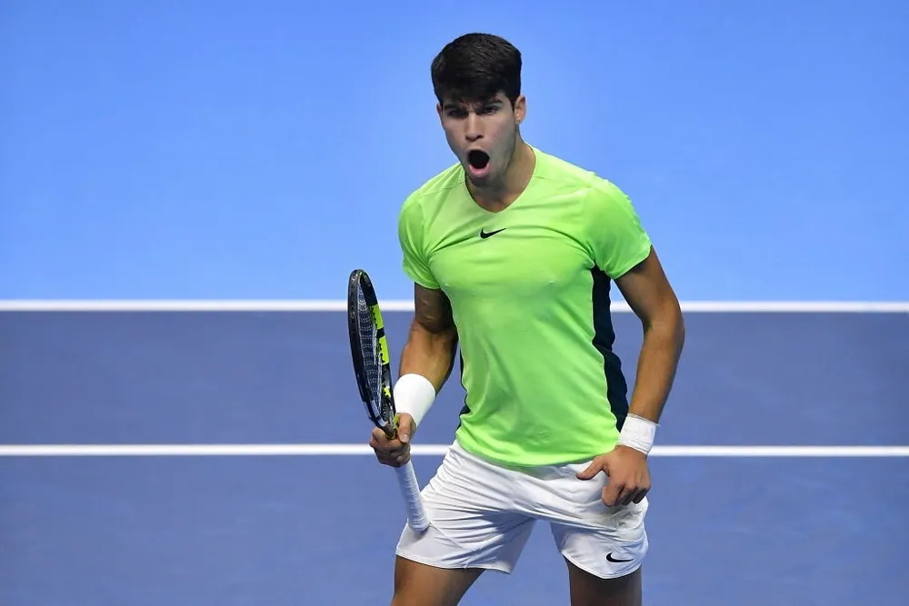 Alcaraz vượt qua cửa hẹp.jpg