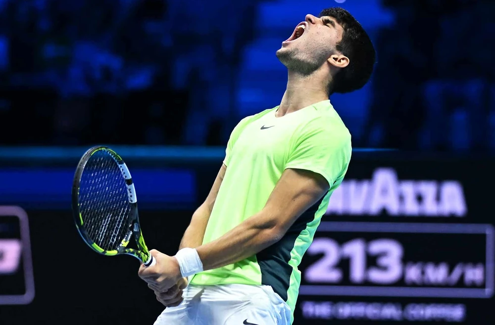 trận chiến bom tấn.jpg