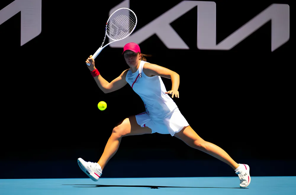 Swiatek khuất phục cựu vô địch Úc mở rộng