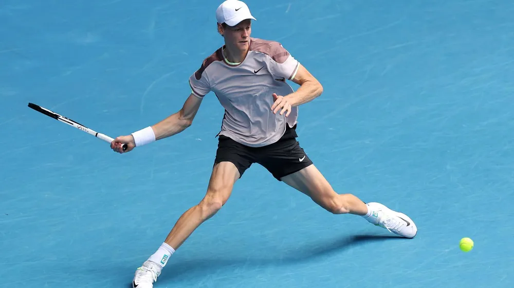 Jannik Sinner hướng đến danh hiệu Grand Slam đầu tiên trong sự nghiệp. tan-vuong-uc-mo-rong-3.jpeg