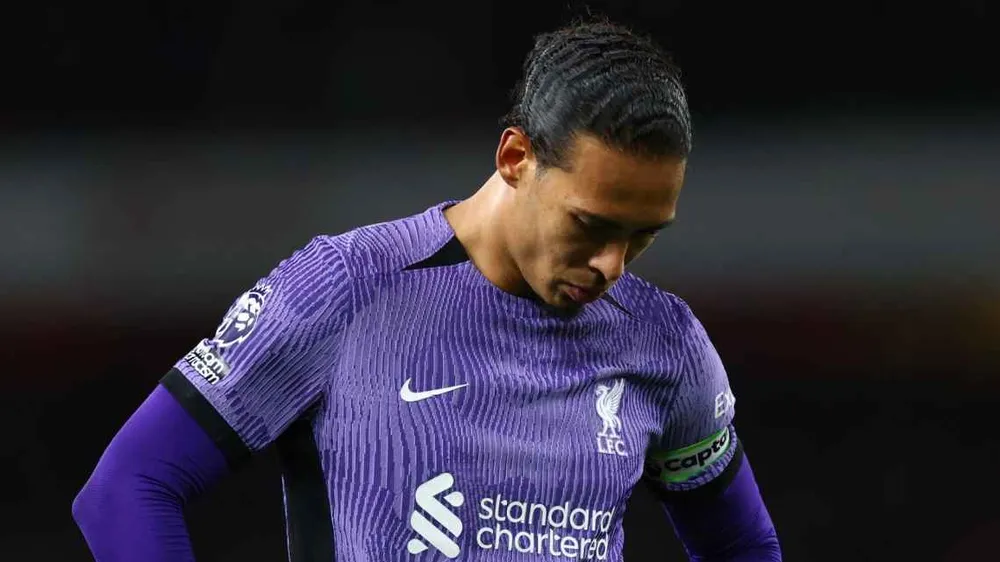 Van Dijk nhận lỗi về bàn thua quyết định
