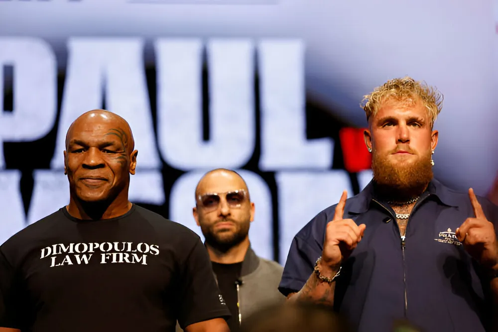 Trận đấu giữa một già một trẻ sẽ diễn ra vào ngày 20-7 tới. mike-tyson-thuong-dai-o-tuoi-57.jpg