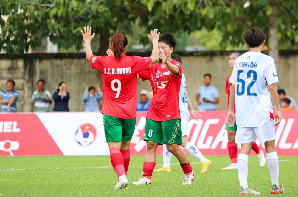 Trước đó ở hiệp một, Cù Thị Huỳnh Như là người mở tỉ số cho TP.HCM I. cu-thi-huynh-nhu.jpg