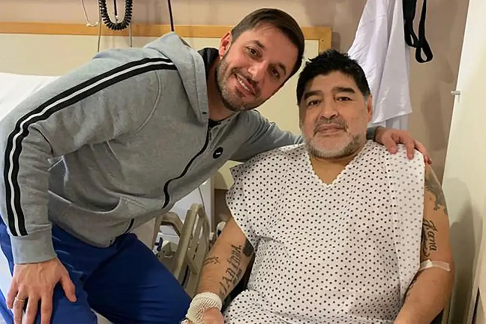 Maradona thời điểm còn chiến đấu với bệnh tật. huyen-thoai-bong-da-maradona-1.jpeg