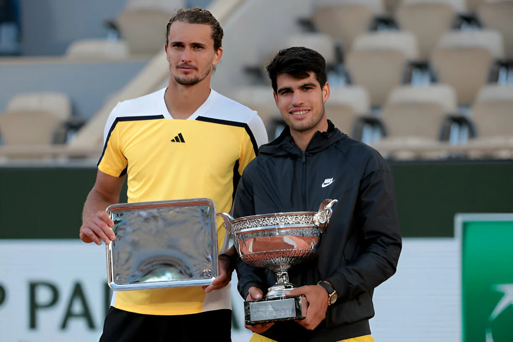 Á quân Zverev và tân vô địch Roland Garros Alcaraz. chien-tich-lich-su-5.jpeg