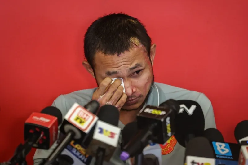 Faisal Halim nghẹn ngào nói về vụ việc. cau-thu-bi-tat-a-xit.jpeg