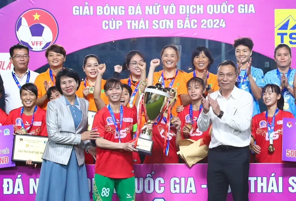 kỷ lục chưa từng có tiền lệ