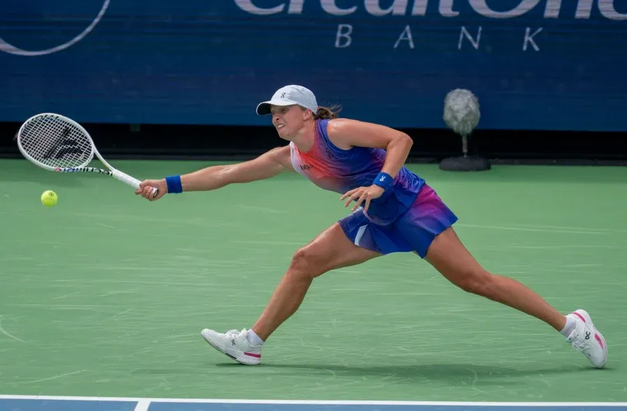 Sau bán kết Olympic Paris, Swiatek tiếp tục dừng bước tại bán kết Cincinnati Open. Ảnh: AFP đối thủ số 1 thế giới