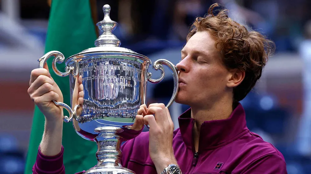 Sinner nâng danh hiệu Grand Slam thứ 2 tại Mỹ mở rộng 2024. Ảnh: ATP vo-dich-my-mo-rong.jpg