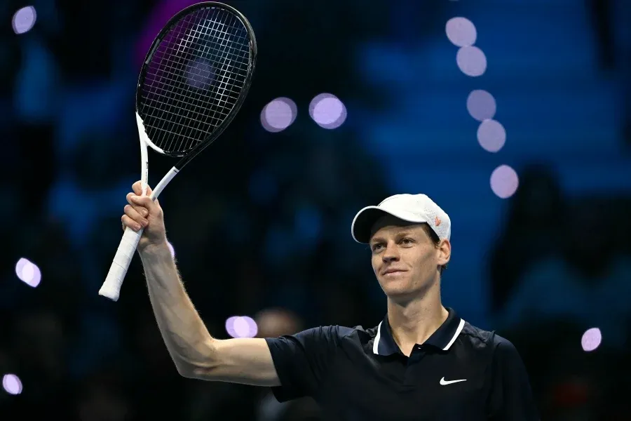 Trước trận chung kết ATP Finals 2024, Sinner đã kết thúc năm với ngôi vị số 1 thế giới. Ảnh: AFP kho-can-buoc-jannik-sinner.jpg