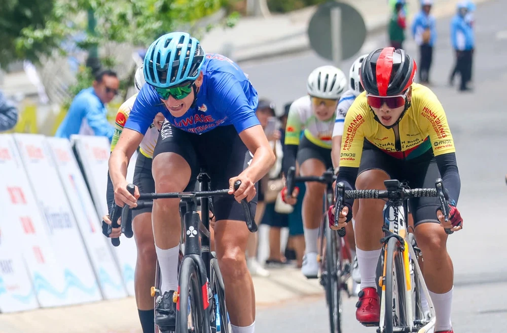 tay đua Lâm Thị Thùy Dương