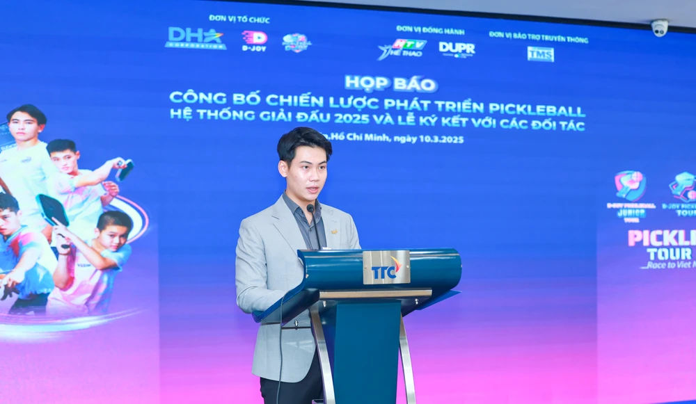 Ông Đặng Quang Anh trình bày về chiến lược phát triển Pickleball tại Việt Nam. phát triển Pickleball tại Việt Nam