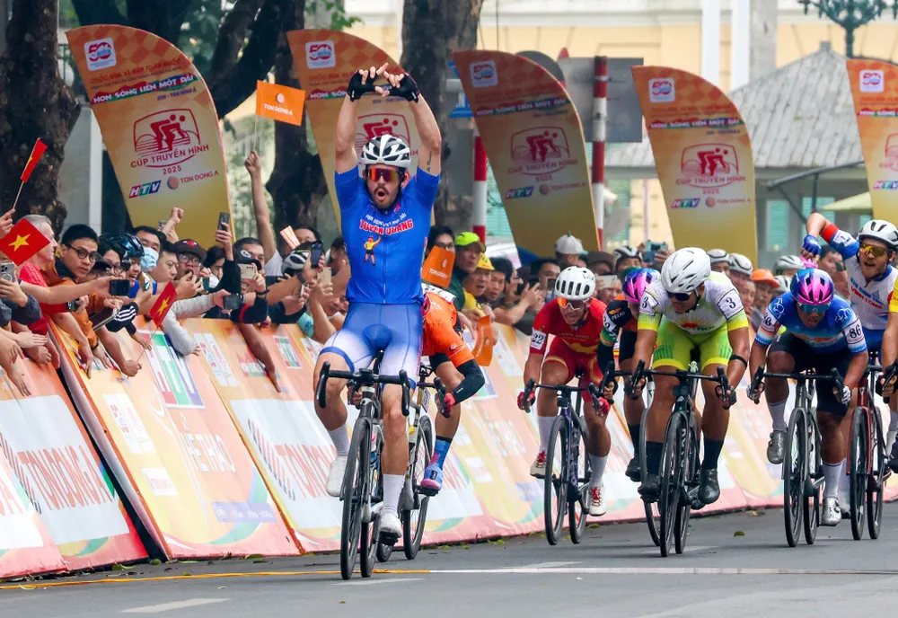 xe đạp Cúp Truyền Hình