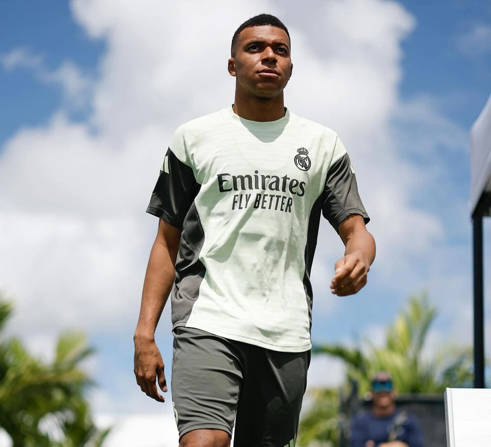 Mbappe đâm đơn kiện PSG