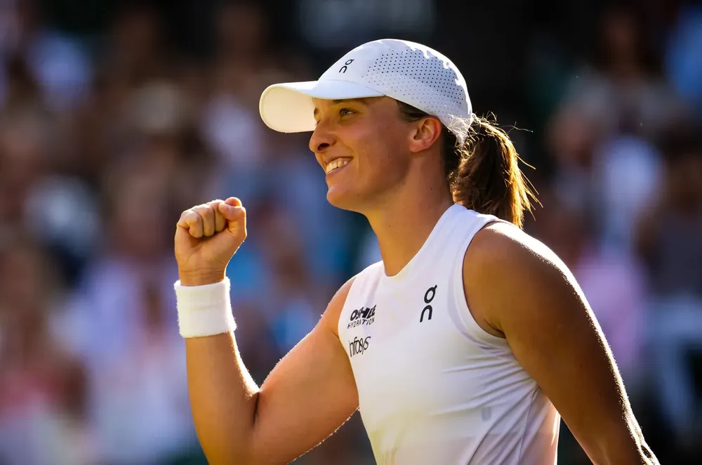 Tại chung kết, Anasimova đối đầu Iga Swiatek - đối thủ hạ gục Belinda Bencic 6-2; 6-0. Ảnh: WTA iga-swiatek-Wimbledon.jpg