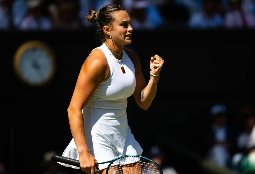 Sabalenka lại không giữ được bình tĩnh sau trận thua sốc ở bán kết Wimbledon. Ảnh: WTA trận thua sốc ở bán kết