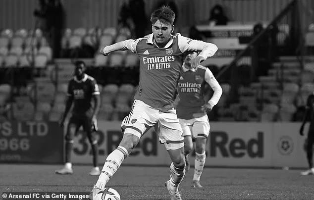 Cựu sao trẻ Arsenal Billy Vigar