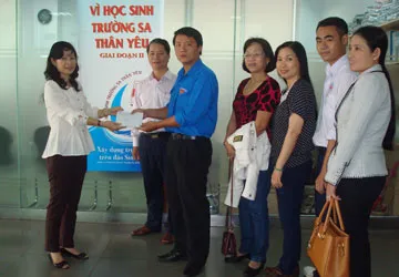 Trường Nguyễn Đình Chiểu ủng hộ học sinh Trường Sa ảnh 1 Trường Nguyễn Đình Chiểu ủng hộ học sinh Trường Sa ảnh 1