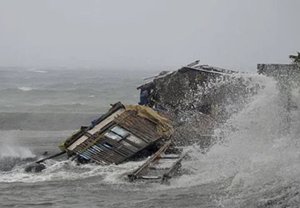 Xác nạn nhân siêu bão Hải Yến nằm la liệt khắp các con đường ở Philippines ảnh 1 Xác nạn nhân siêu bão Hải Yến nằm la liệt khắp các con đường ở Philippines ảnh 1