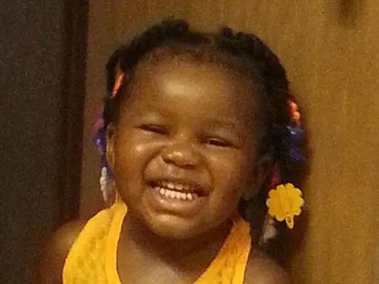 Ông ngoại bỏ cháu gái 2 tuổi ở nhà, bị chó cắn chết ảnh 2