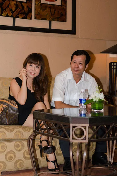 Hoàng Thùy Linh khoe lưng trần ảnh 11